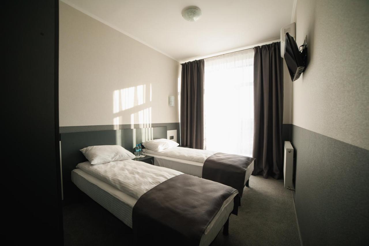 Twin Room with Balcony,952369210:JPEG